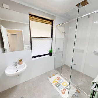 South Eight Bedroom Shared Apartment - Image 4