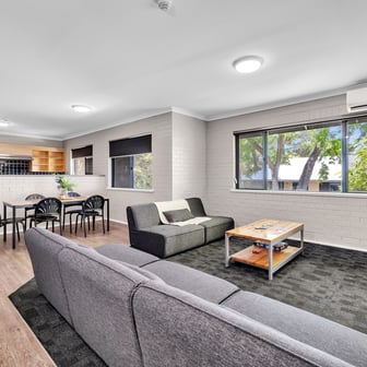 South Deluxe Five Bedroom Shared Apartment - Image 5