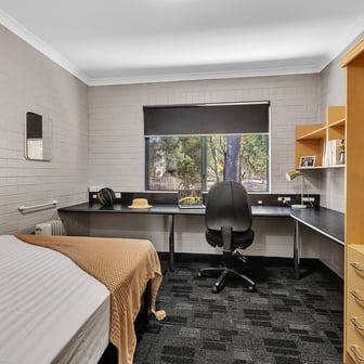 South Deluxe Five Bedroom Shared Apartment - Image 3