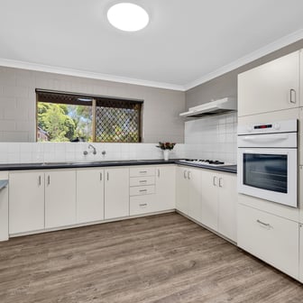 South Ensuite Four Bedroom Shared Apartment - Image 4