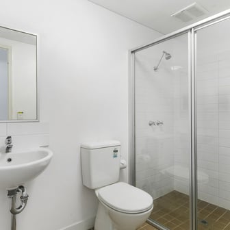 North Double Five Bedroom Shared Apartment - Image 3