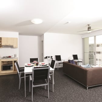 North Double Five Bedroom Shared Apartment - Image 2