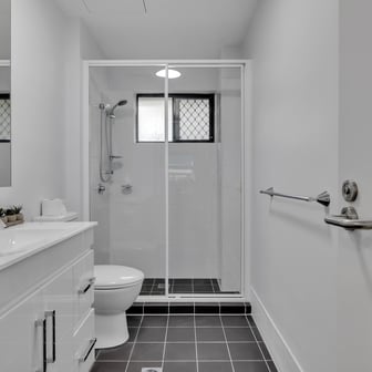 Premium Five Bedroom Shared Apartment - Image 5