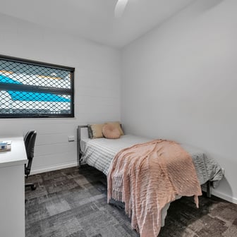 Premium Five Bedroom Shared Apartment - Image 2