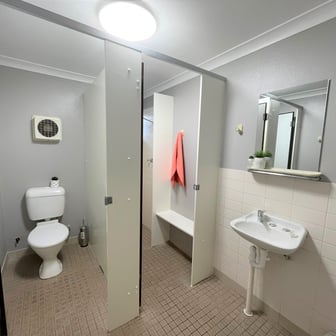 Lakeside 3 Bedroom Shared Apartment - Image 4