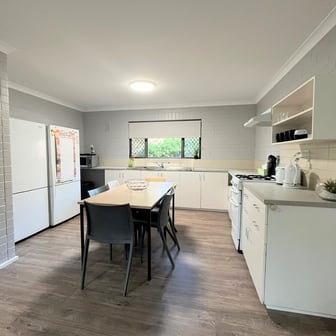 Lakeside 3 Bedroom Shared Apartment - Image 6