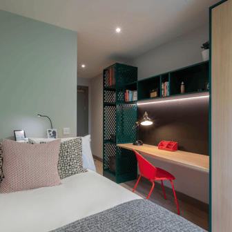 Silver En Suite - Image 5