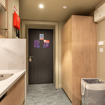 Deluxe Studio - Image 4