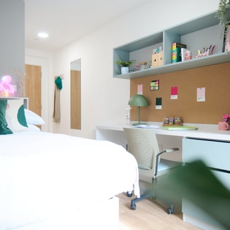 Silver En Suite - Image 2