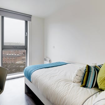 Silver En Suite - Image 1