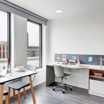 Silver Studio - Image 1