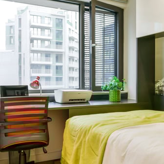 Ensuite Bedroom-Kings Cross - Image 1