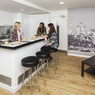 Ensuite Bedroom-Tower Bridge - Image 4