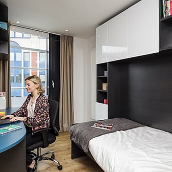 Ensuite Bedroom-Tower Bridge - Image 2