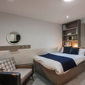 Studio - Silver - Image 4