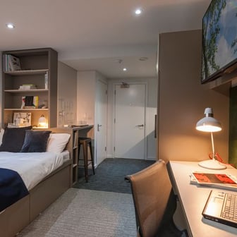 Studio - Bronze - Image 1