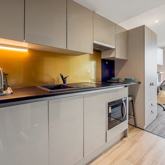 Studio - Silver - Image 4