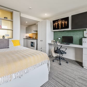 Studio - Silver - Image 3