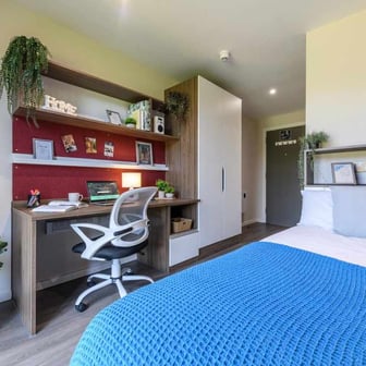 Bedroom Bronze (shared Bathroom 15) - Image 1