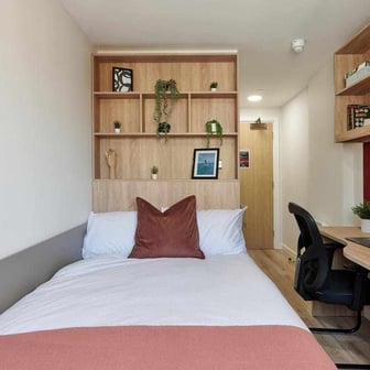 Bronze En-suite - Image 1