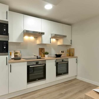 Gold En-suite - Image 4