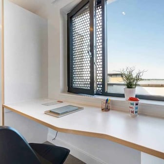 Platinum Plus En-suite - Image 3