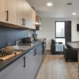 Classic En-suite - Image 4