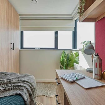 Platinum En-suite - Image 1