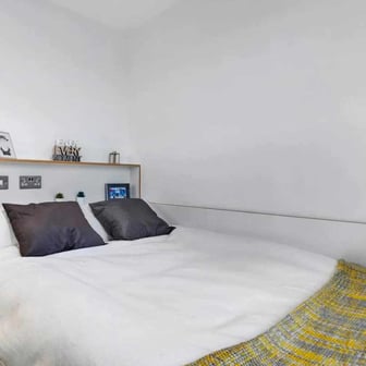 Bronze En-suite - Image 1