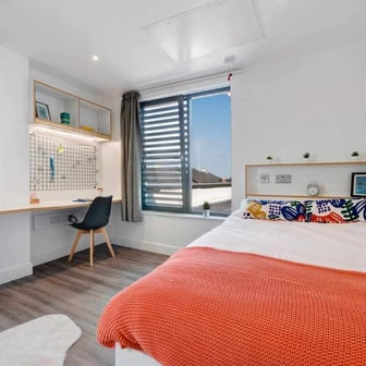 Studio Platinum Plus - Image 1