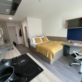 Studio Silver - Image 1