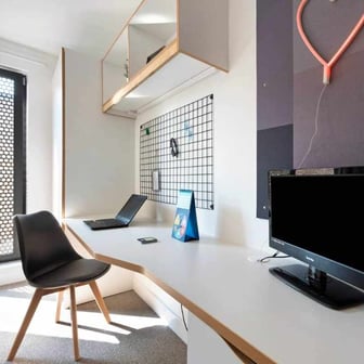 Silver En-suite - Image 4