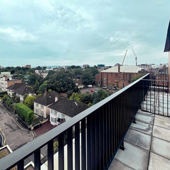 Platinum Balcony Studio - Image 4