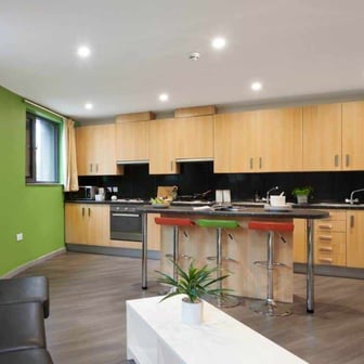 Premium En-suite - Image 4