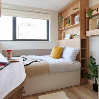 Silver En-suite - Image 4