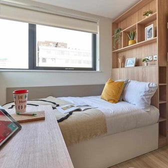 Silver En-suite - Image 1