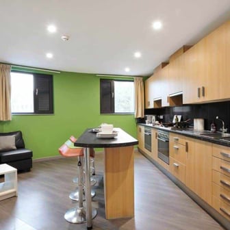 Classic En-suite - Image 4