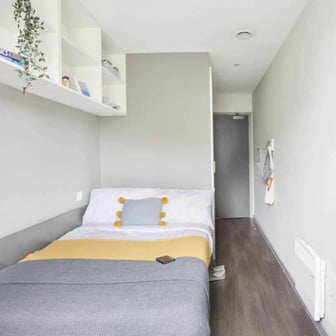 Classic En-suite - Image 2