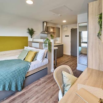 Studio Silver Plus - Image 1