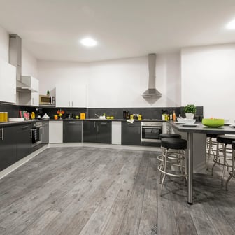 Club En Suite - Image 5