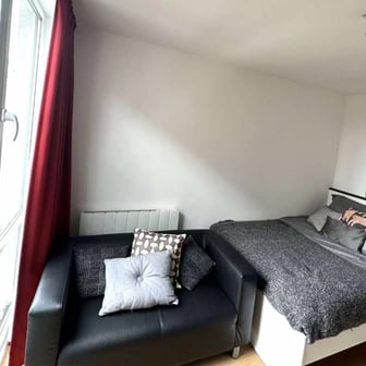 Gold Compact Courtyard Studio, Floors G-4 - Image 6