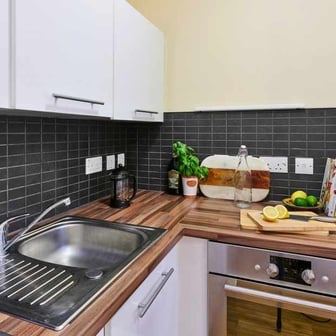 Studio Standard - Image 5