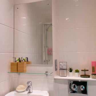 3 Bed Penthouse - Image 2