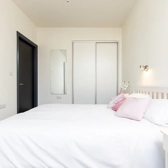 Classic 1 Bed Apartment  - Image 1