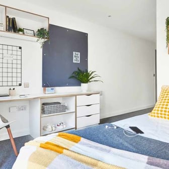 Ensuite Gold - Image 1