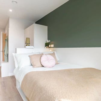 Classic Ensuite - Image 1