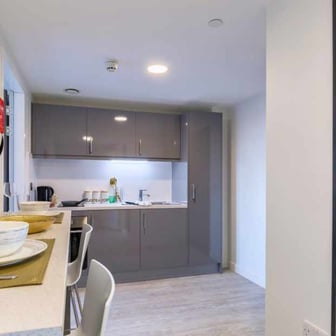 Apartment Two Bed - Image 4