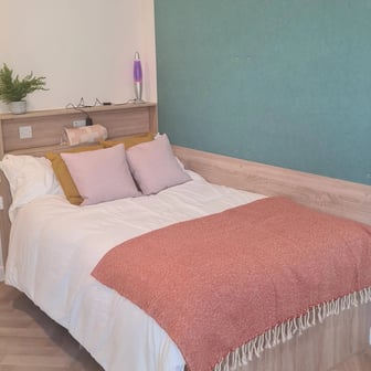 Deluxe Ensuite  - Image 1