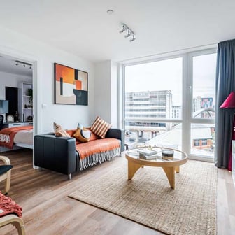 Deluxe 2 Bedroom Apartment - Image 1