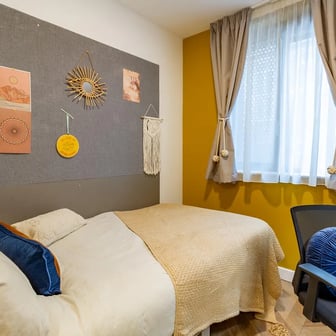 Classic En Suite - Image 1